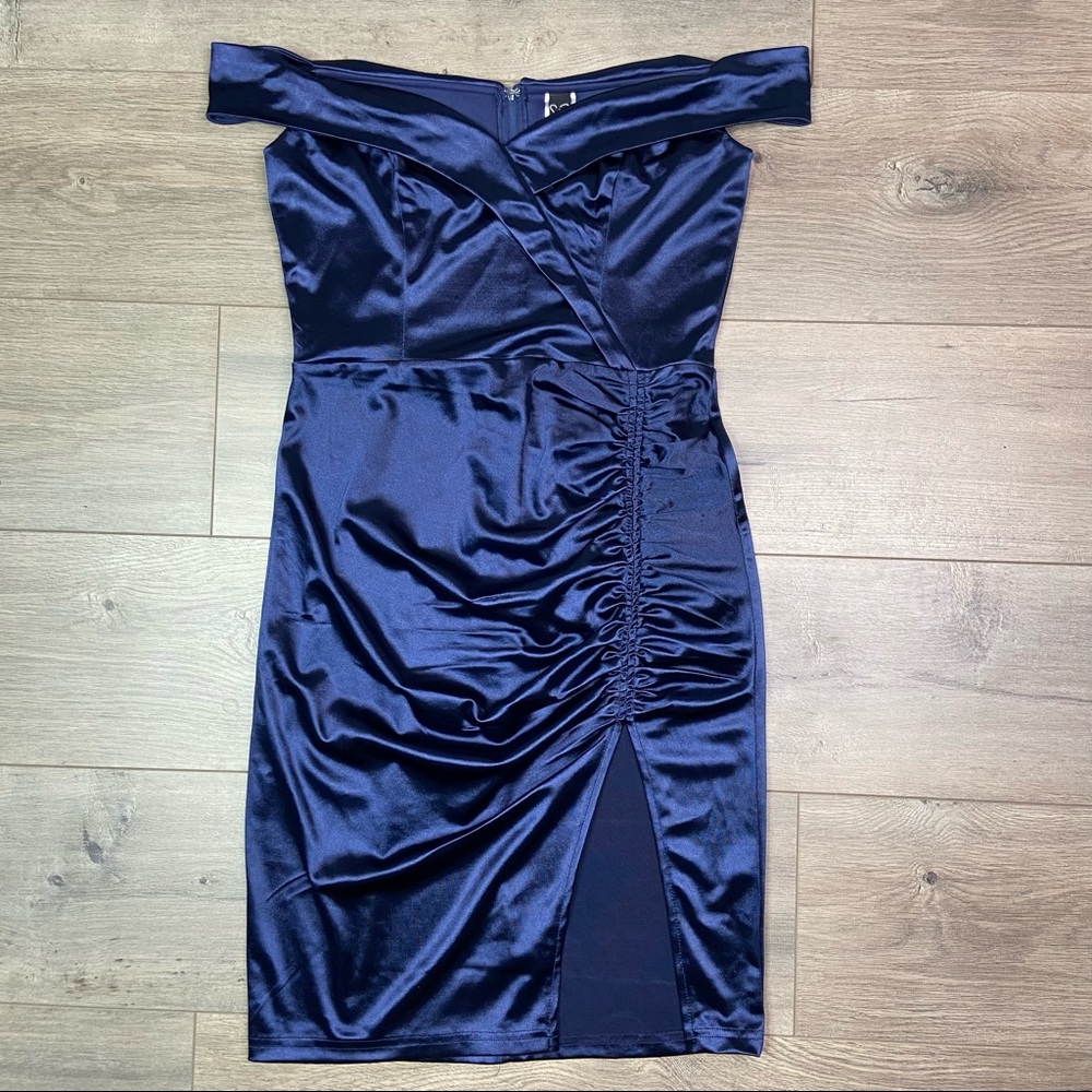 Windsor CAROLINA SATIN DRESS Off the Shoulder M - Picture 5 of 9